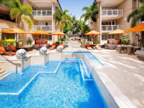 Poolside Apartment, Near Main Beach